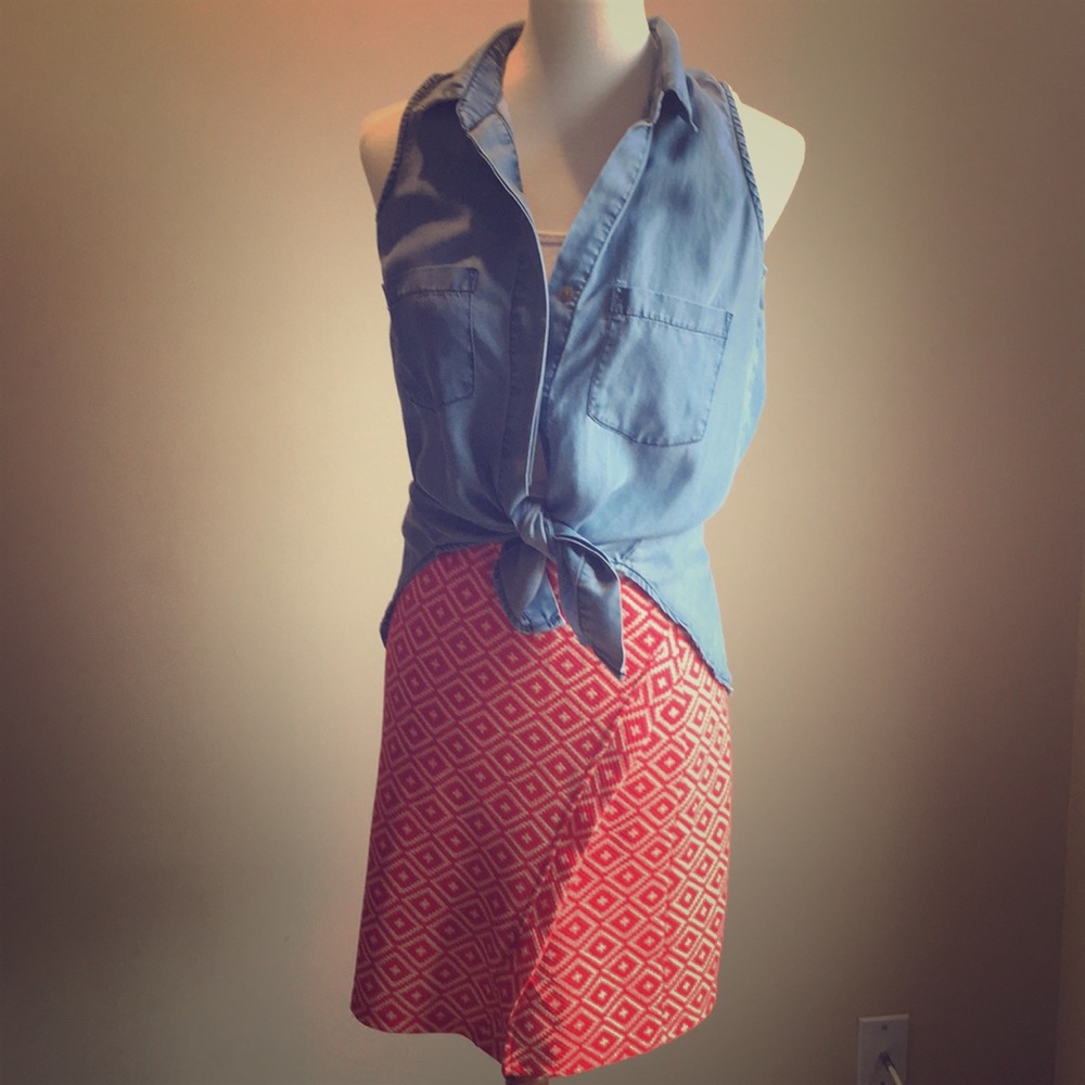 Geometric design   Stretchy knee length skirt